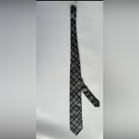 Authentic Ermenegildo Zegna Tie - Picture 3 of 9